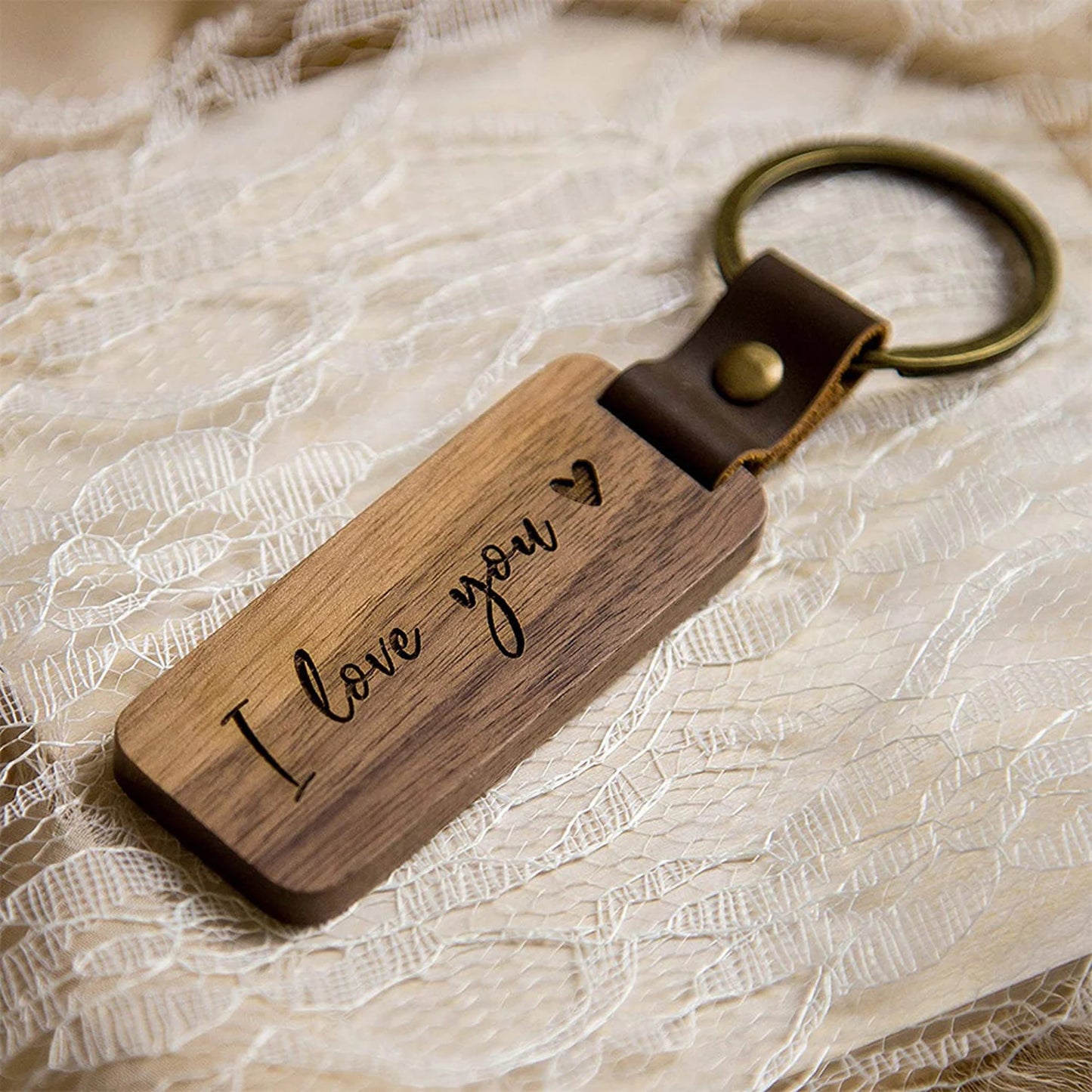 Personalisierter Schlüsselanhänger aus Holz