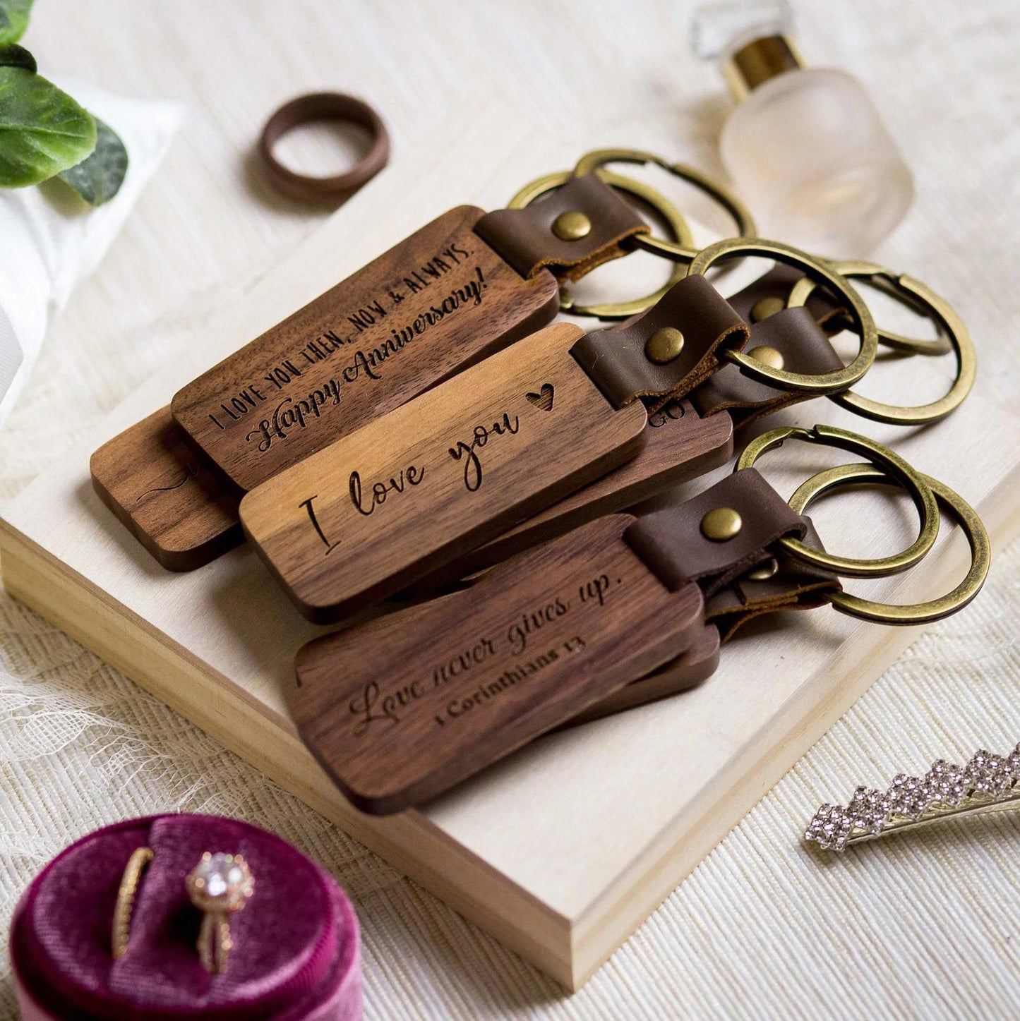 Personalisierter Schlüsselanhänger aus Holz