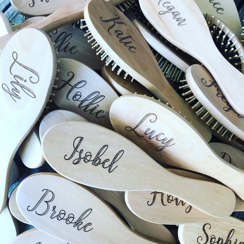 Personalisierte Haarbürste aus Holz