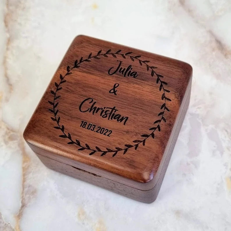 Personalisierte Ring Box aus Holz