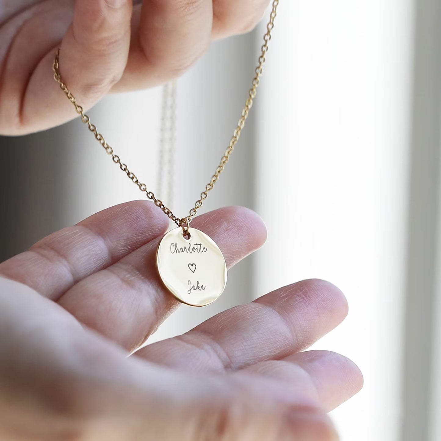 Personalisierte Kette mit Gravurplättchen