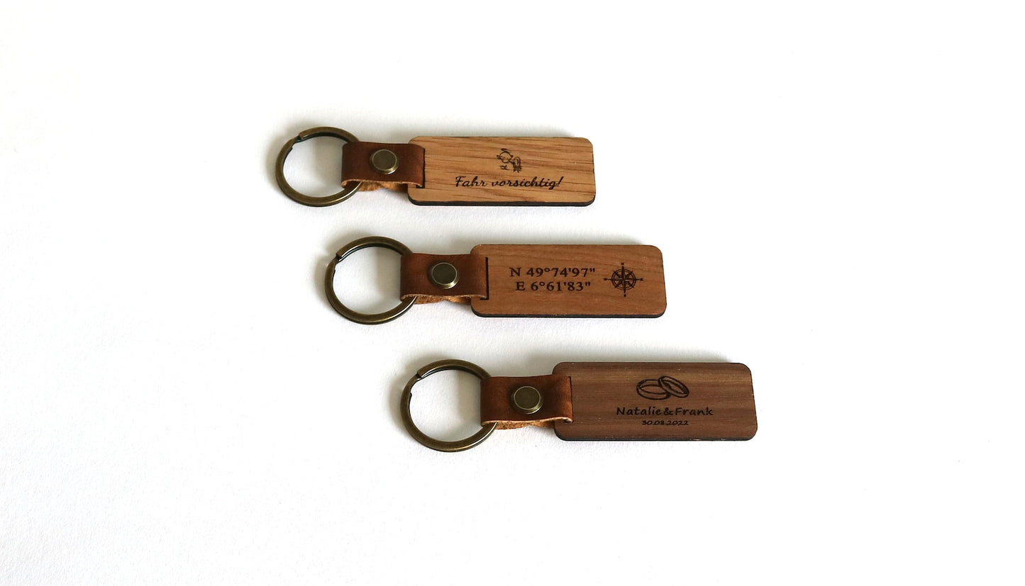 Personalisierter Schlüsselanhänger aus Holz